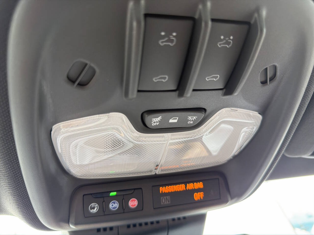 Used 2026 GMC Canyon AT4 w/ Technology Plus Package AWD/4WD image 30