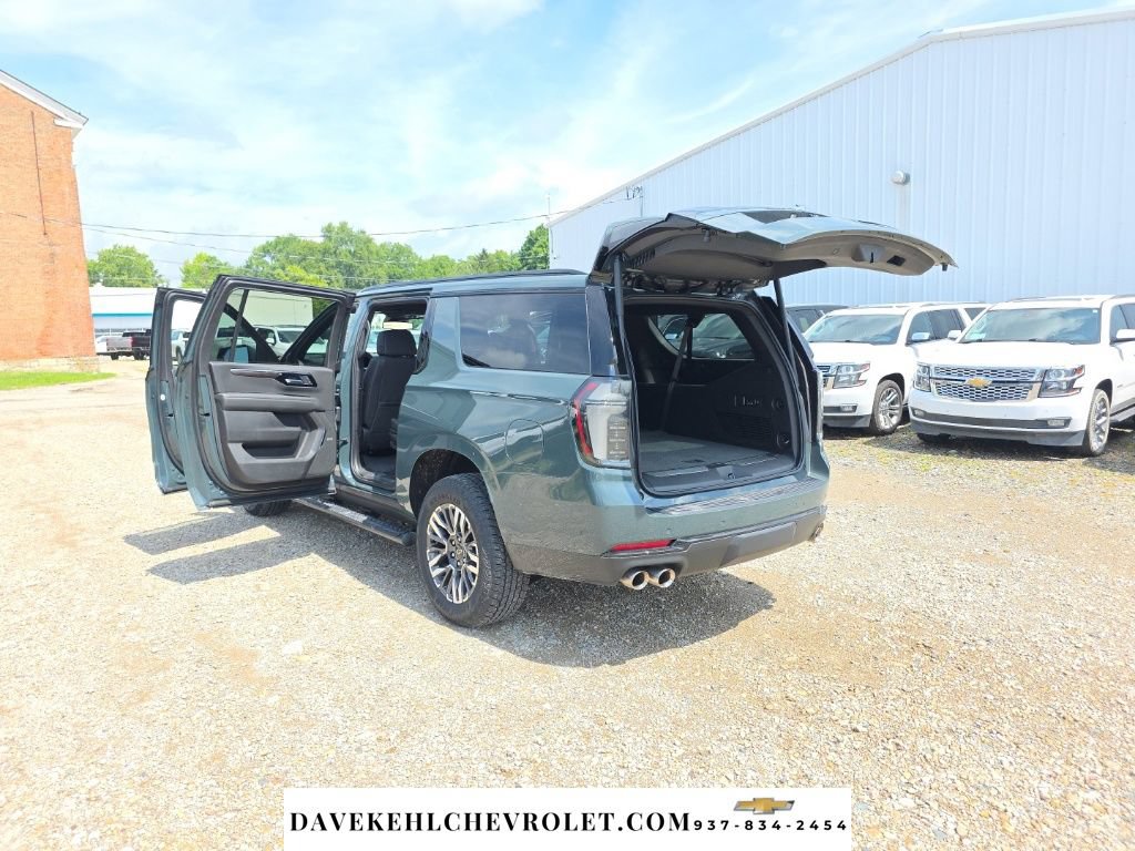 Used 2026 Chevrolet Suburban Z71 w/ Comfort Package AWD/4WD image 32