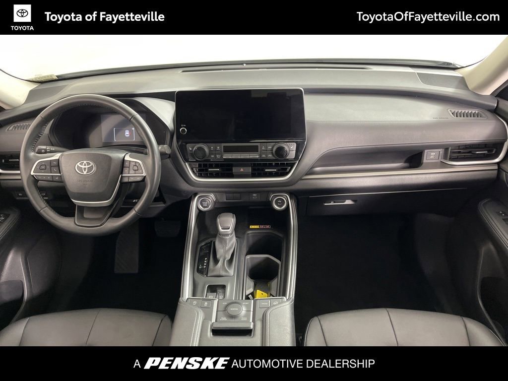 Used 2025 Toyota Grand Highlander AWD image 20