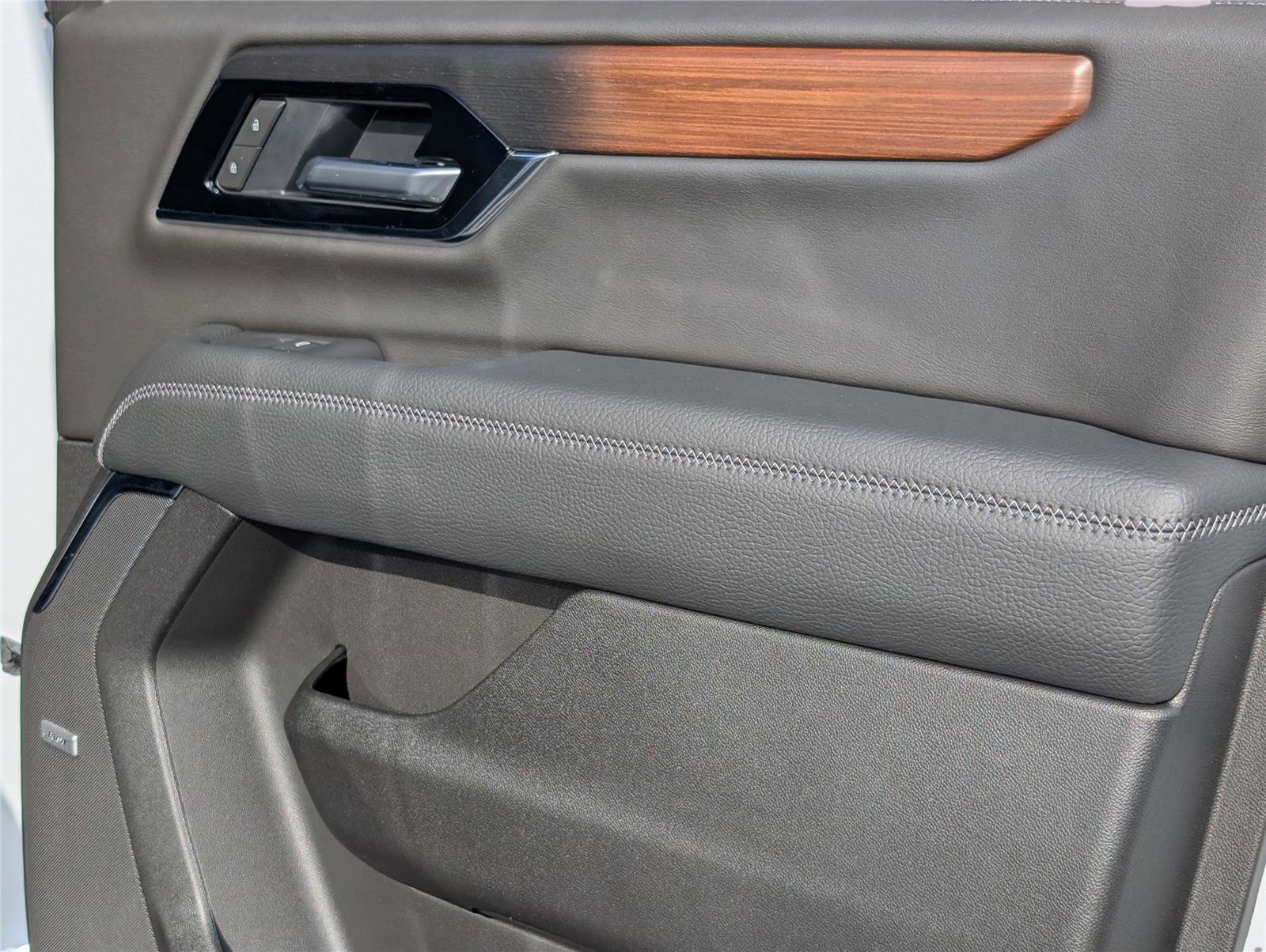 New 2026 GMC Yukon XL Denali w/ Sun & Power Step Package image 25