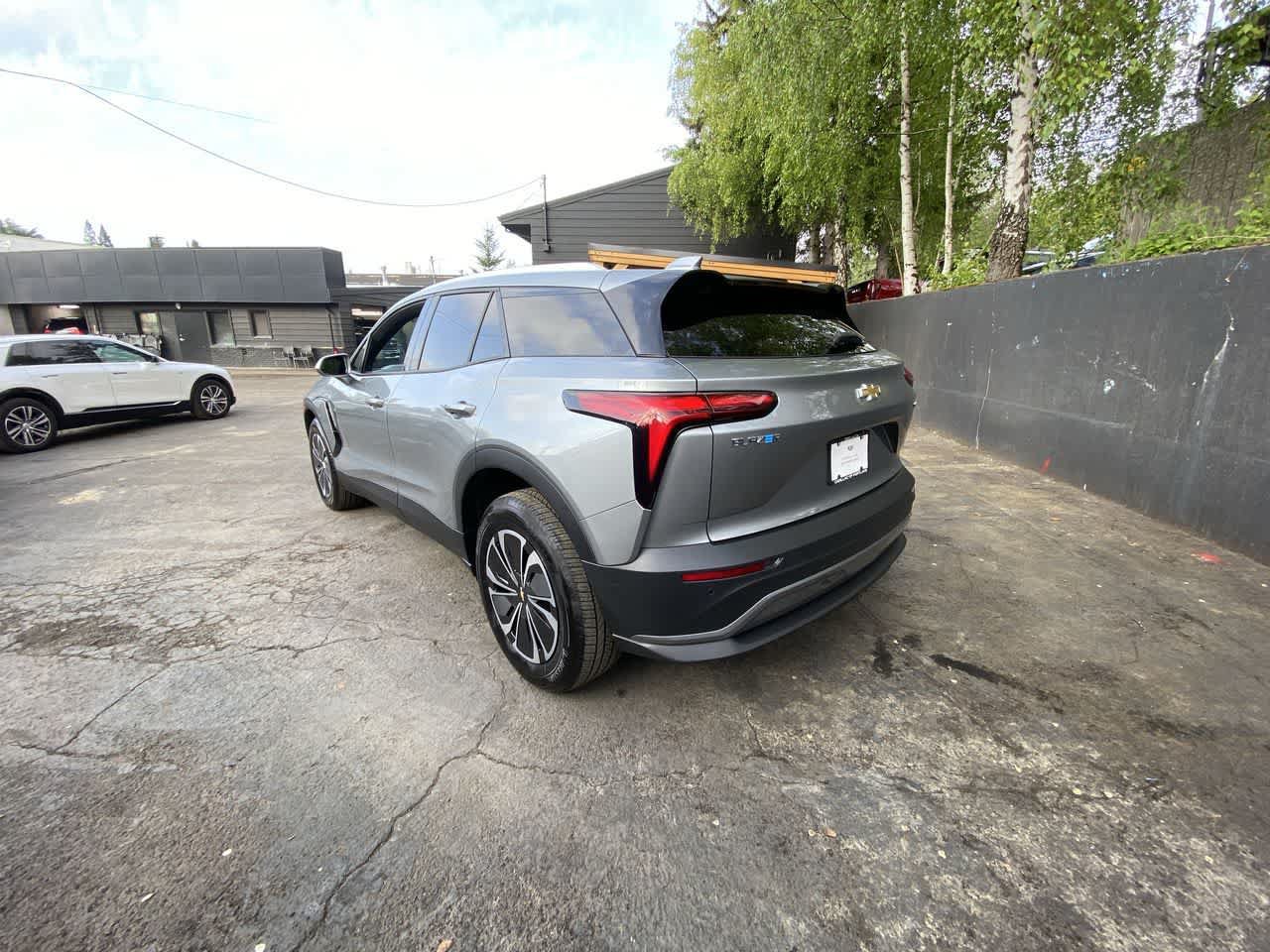 Used 2024 Chevrolet Blazer EV LT AWD/4WD image 4