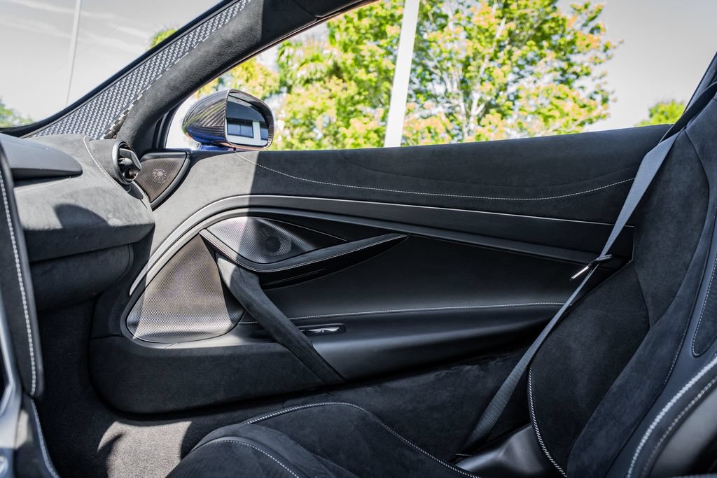 Used 2024 McLaren 750S Spider RWD image 33