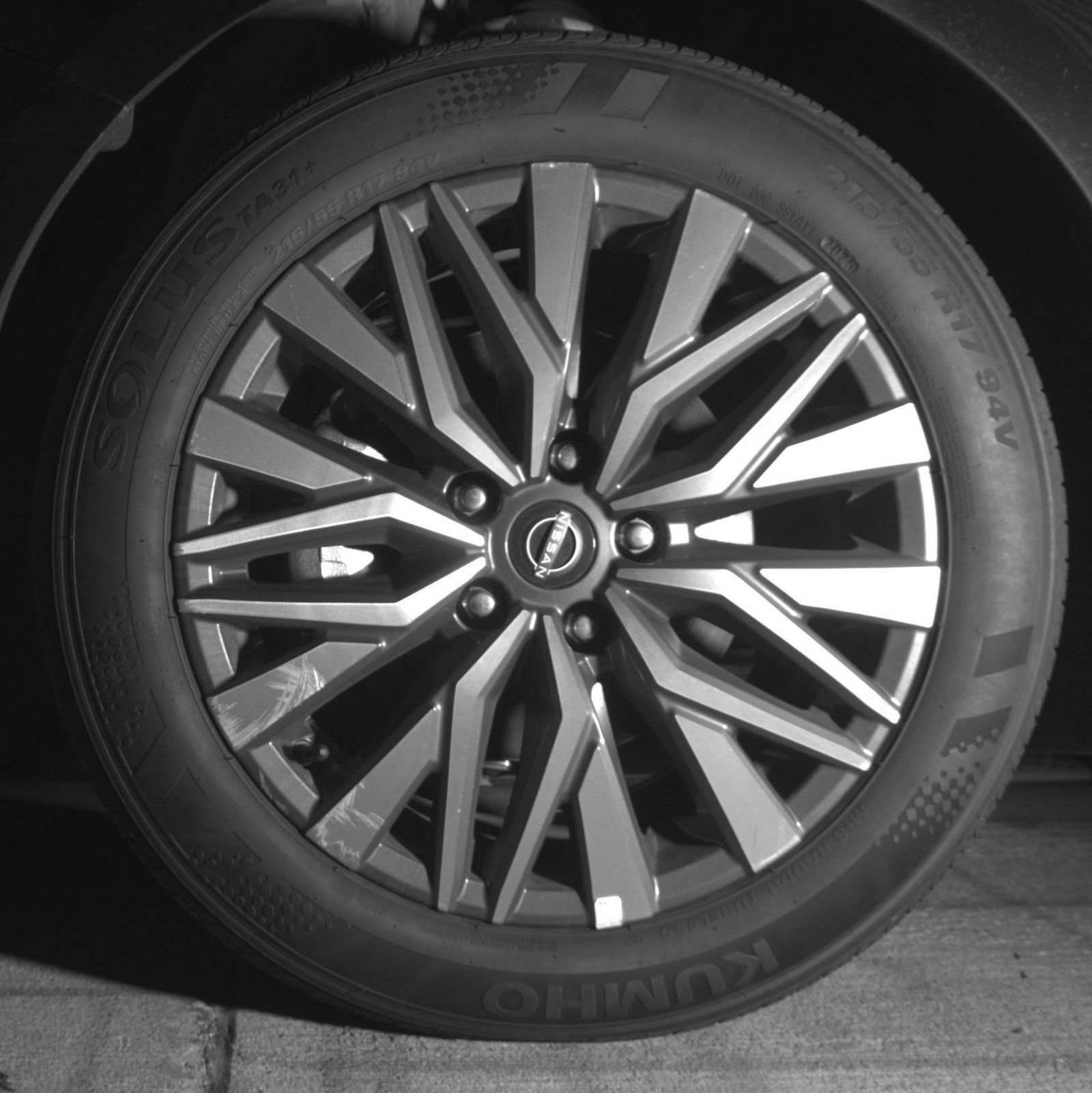 Used 2025 Nissan Altima 2.5 SV FWD image 14