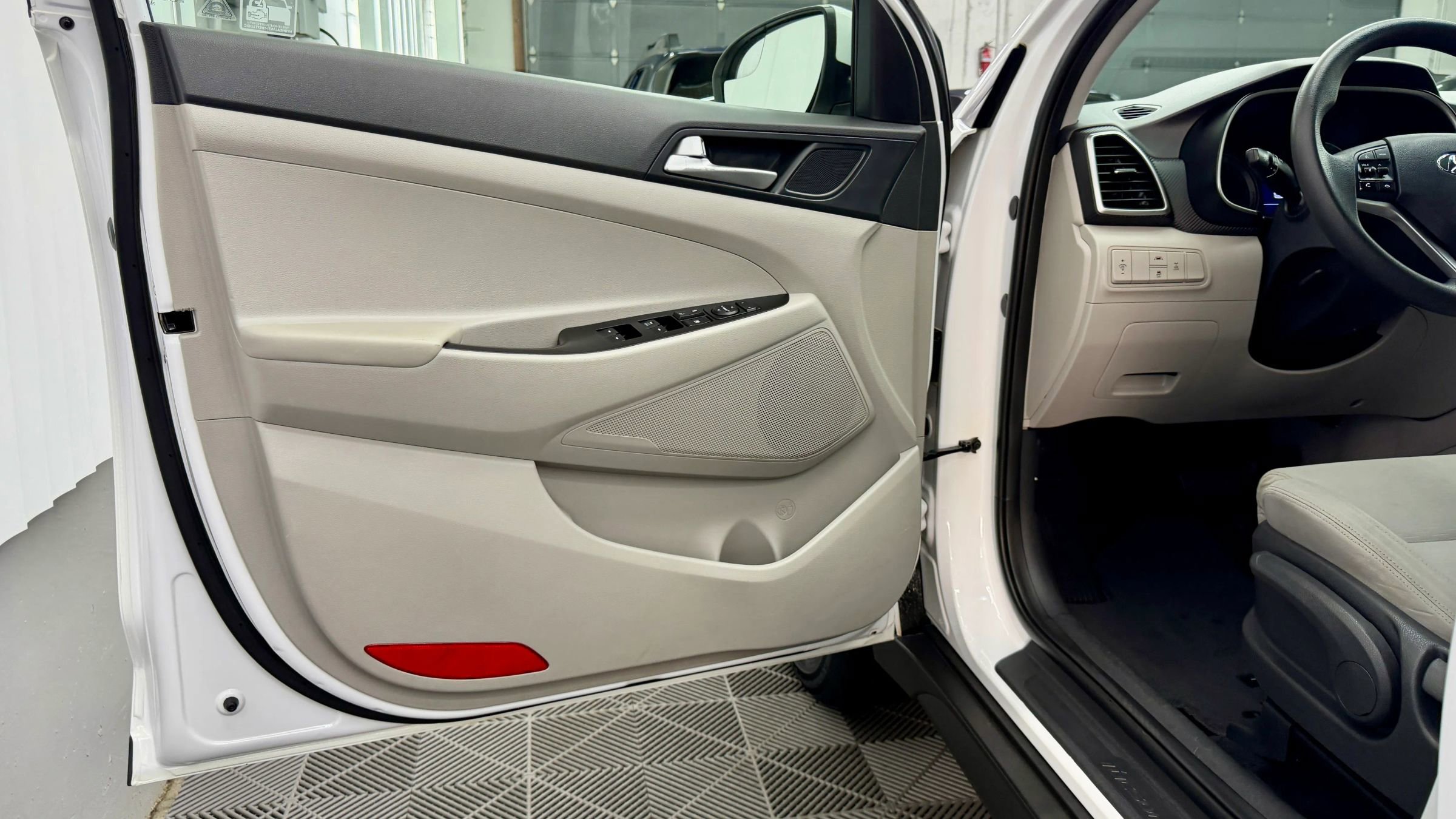 Used 2019 Hyundai Tucson SE image 5