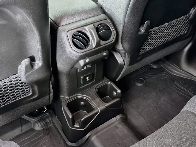 Used 2026 Jeep Wrangler Unlimited Rubicon w/ Safety Group AWD/4WD image 28