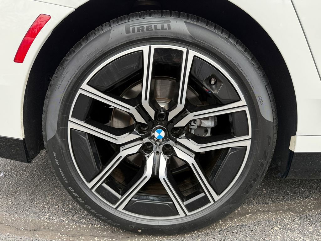 Certified 2025 BMW 740i xDrive image 17
