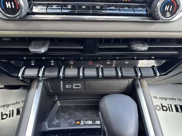 Used 2026 Chevrolet Colorado ZR2 w/ Technology Package image 44