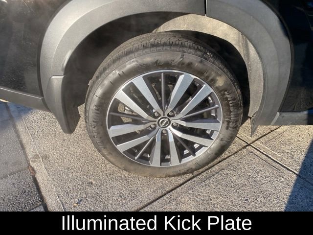 Used 2022 Nissan Pathfinder Platinum w/ Lighting Package (N92) image 16