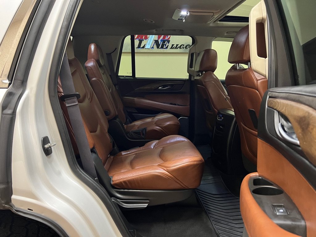 Used 2016 Cadillac Escalade Premium AWD/4WD image 22