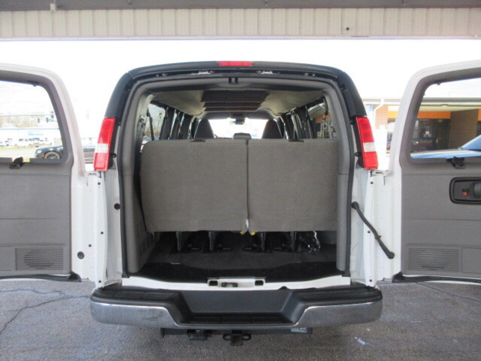 Used 2024 Chevrolet Express 3500 LT w/ LT Preferred Equipment Group RWD image 24