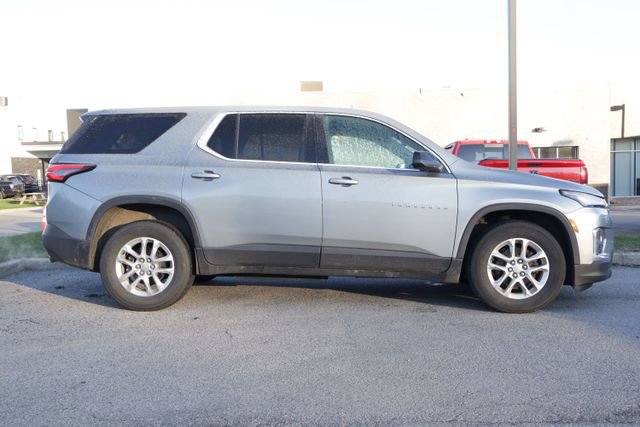 Used 2023 Chevrolet Traverse LS image 6