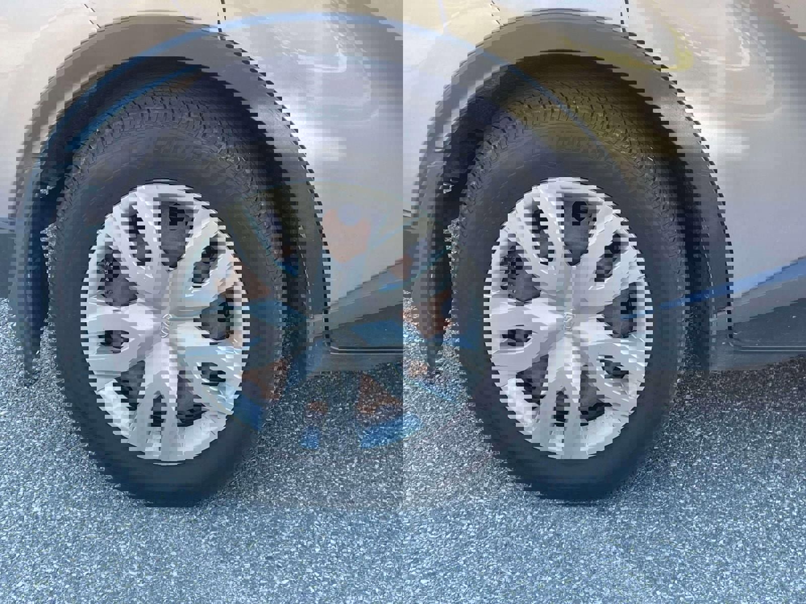 Used 2019 Toyota C-HR XLE image 6