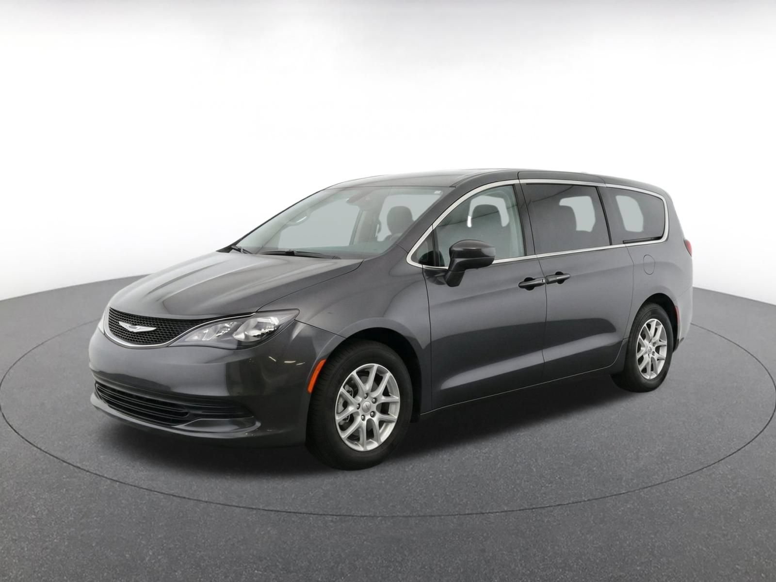 Used 2024 Chrysler Voyager LX FWD image 3