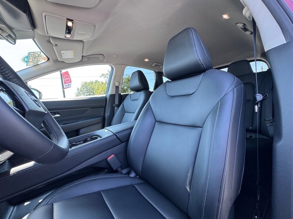 Certified 2025 Nissan Murano SV image 16