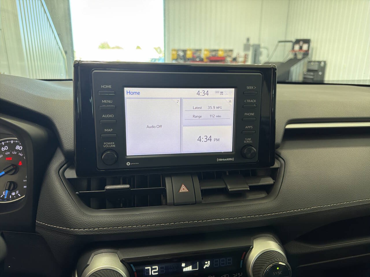 Used 2022 Toyota RAV4 LE AWD/4WD image 11