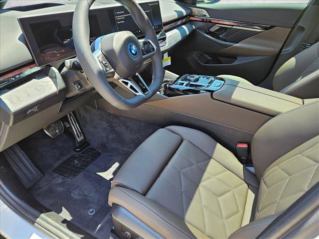 New 2026 BMW i5 eDrive40 w/ M Sport Package AWD/4WD image 9