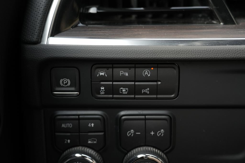 Used 2025 Chevrolet Suburban Premier AWD/4WD image 55