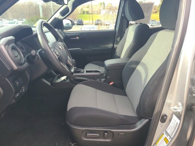 Used 2023 Toyota Tacoma TRD Off-Road image 16