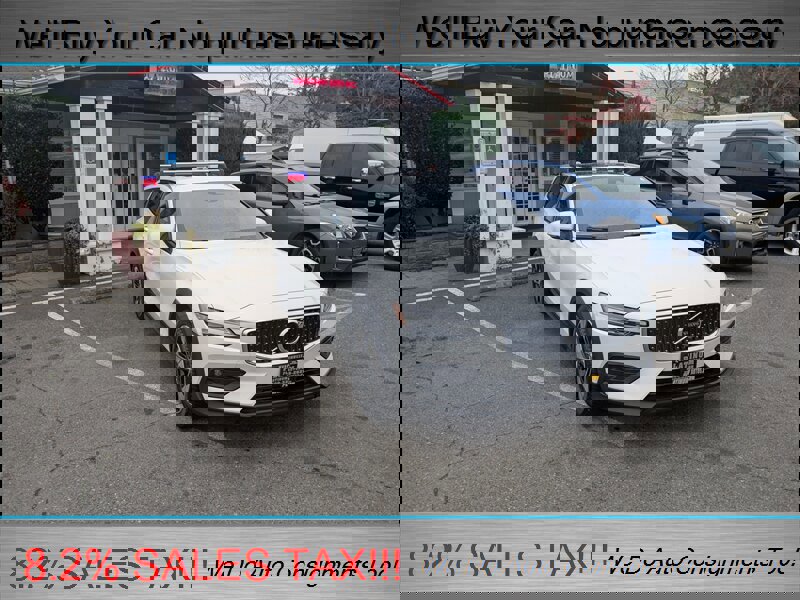 Used 2021 Volvo V60 T5 Cross Country w/ Climate Package image 3