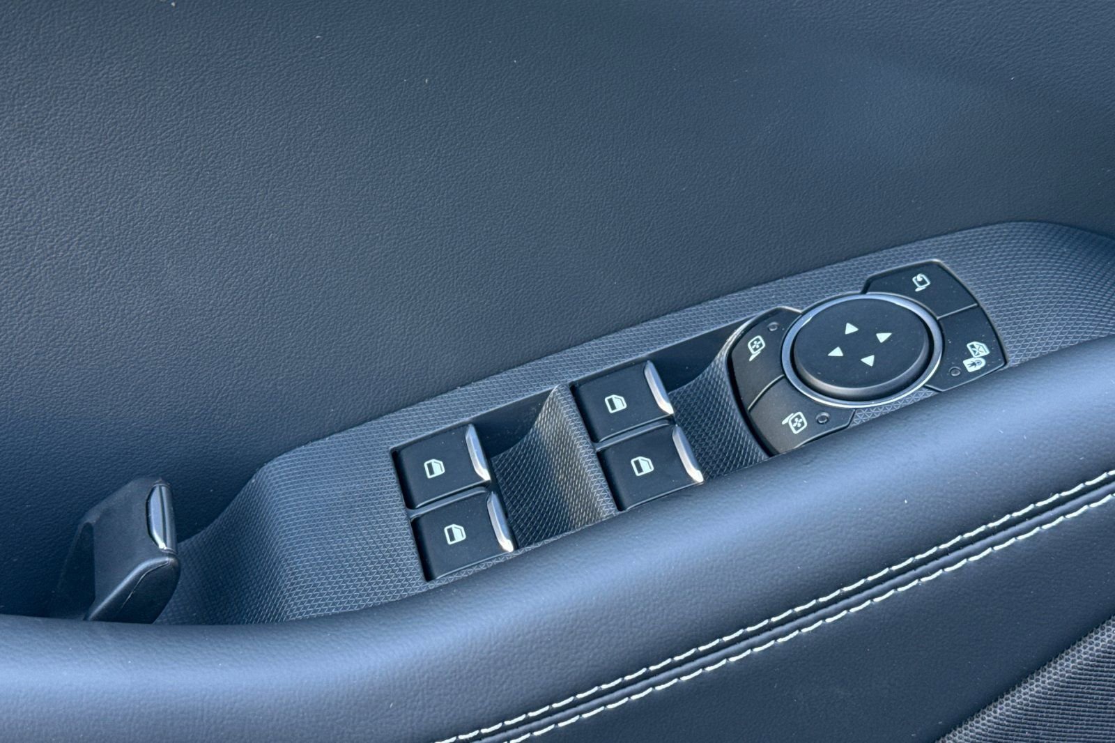 New 2025 Ford Mustang Mach-E Select w/ Comfort Package Lite image 12