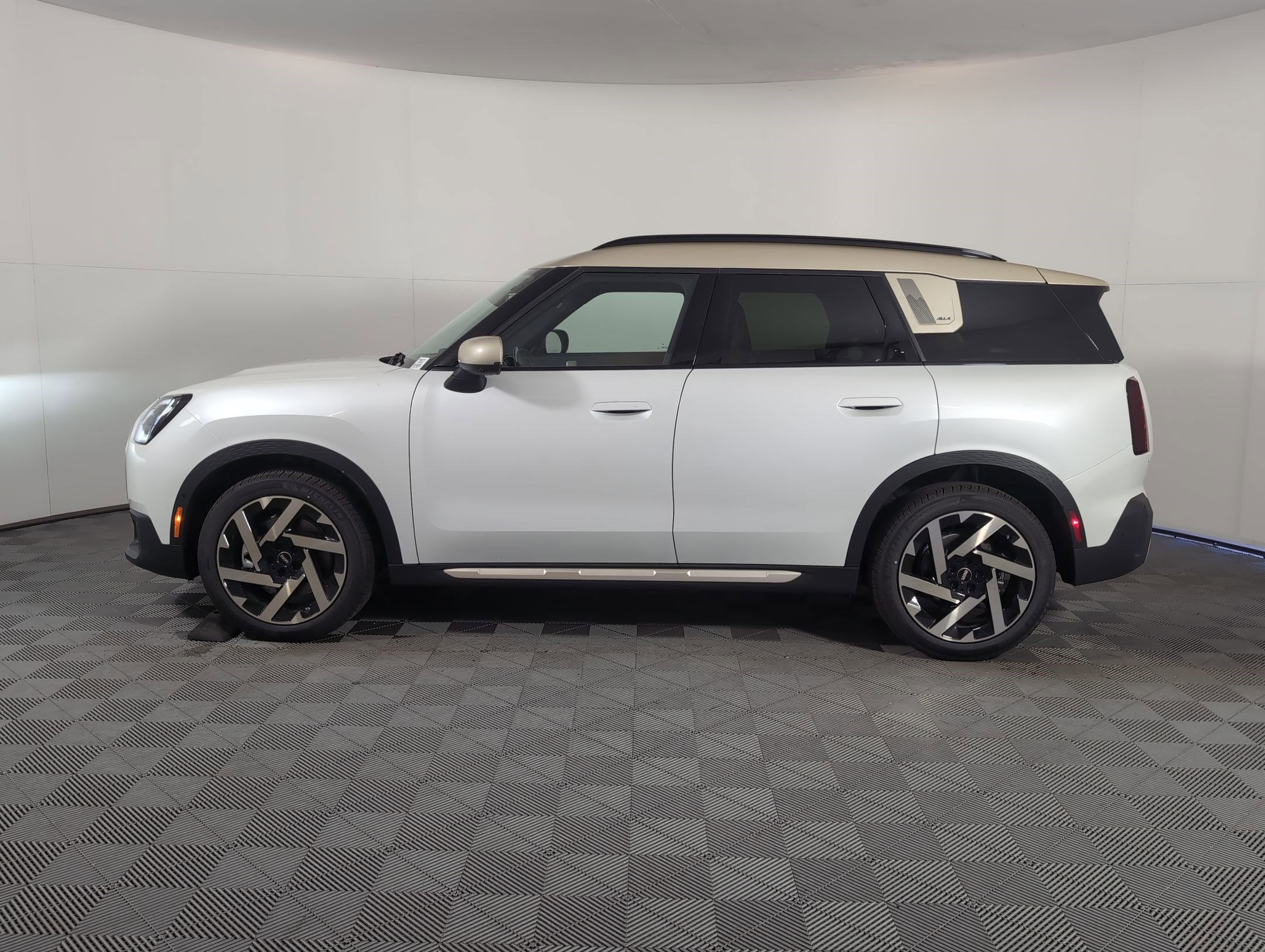 New 2026 MINI Cooper Countryman S image 2