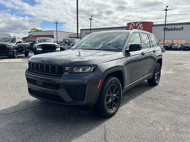 New 2026 Jeep Grand Cherokee Altitude AWD/4WD image 3
