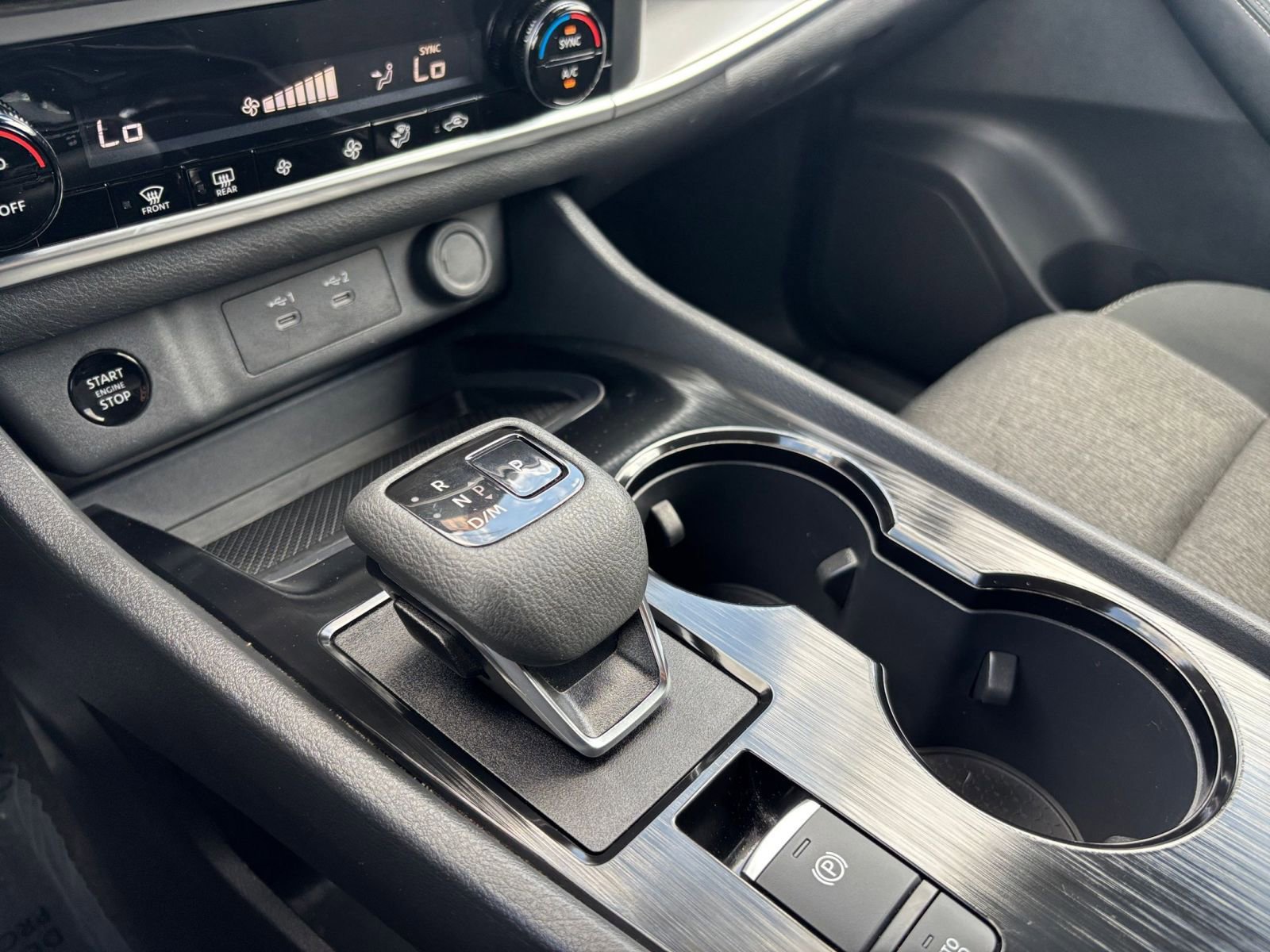 Used 2025 Nissan Rogue SV FWD image 43