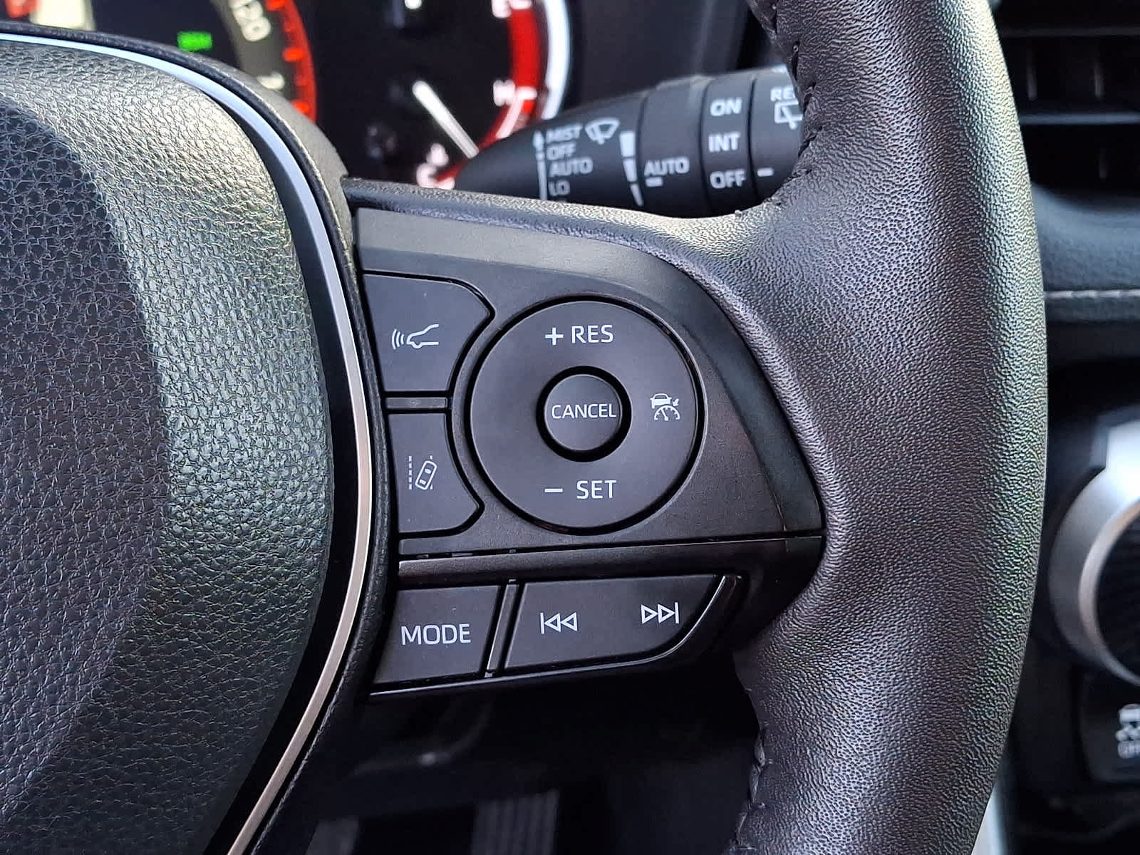 Used 2024 Toyota RAV4 XLE w/ Convenience Package AWD/4WD image 26