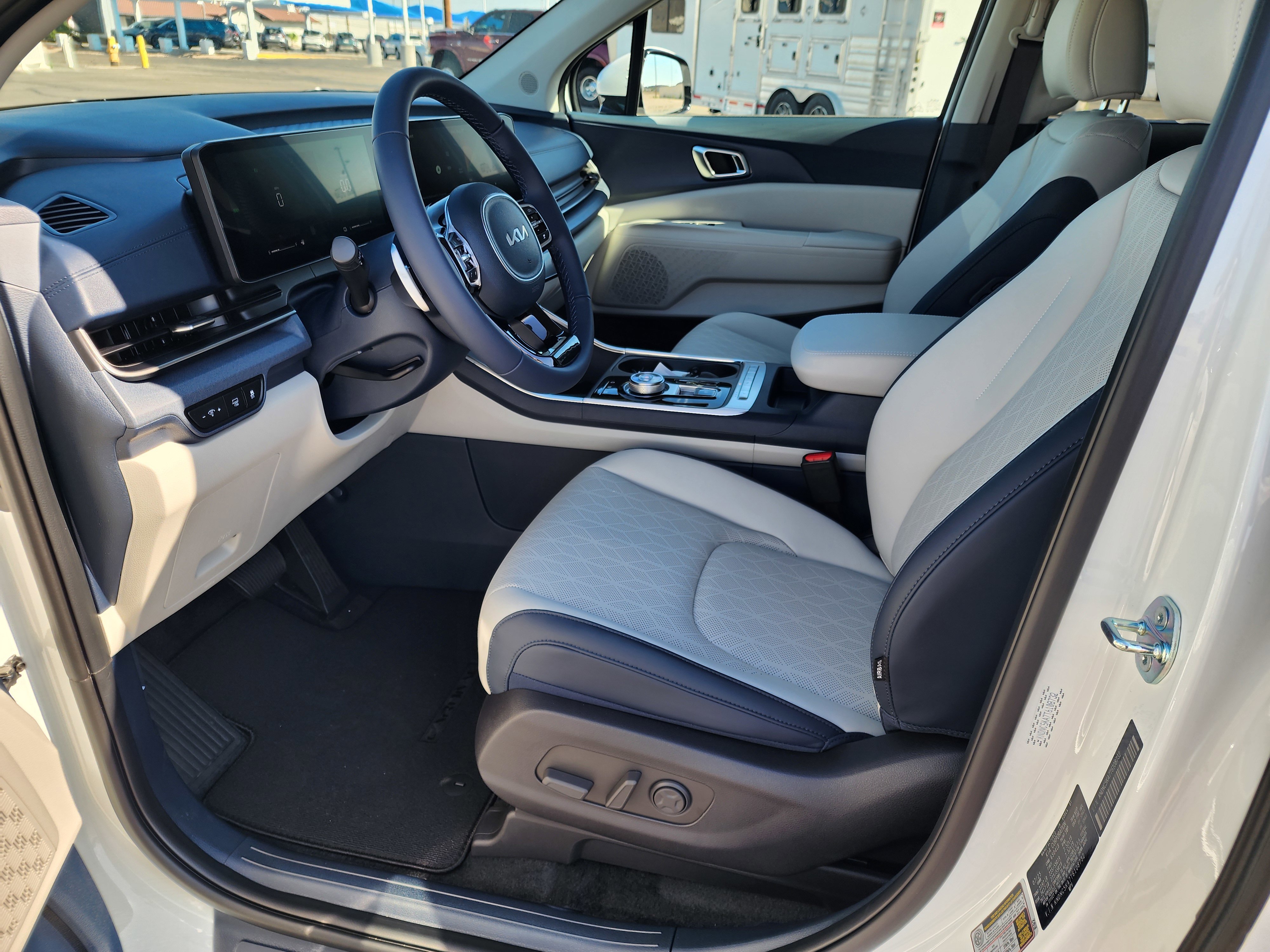 New 2026 Kia Carnival EX image 13