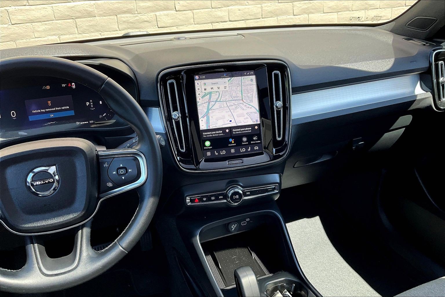 Used 2025 Volvo XC40 B5 Core AWD/4WD image 5