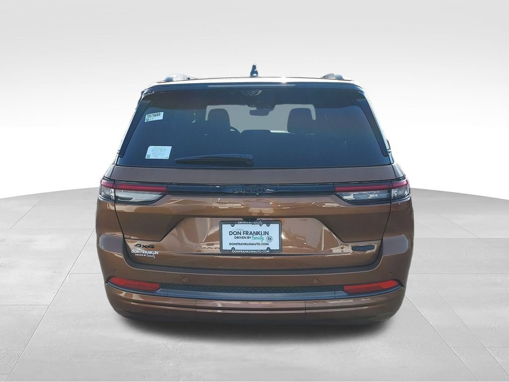 New 2026 Jeep Grand Cherokee Summit w/ Obsidian Package AWD/4WD image 4