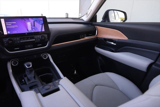 Certified 2024 Toyota Grand Highlander AWD Hybrid image 29