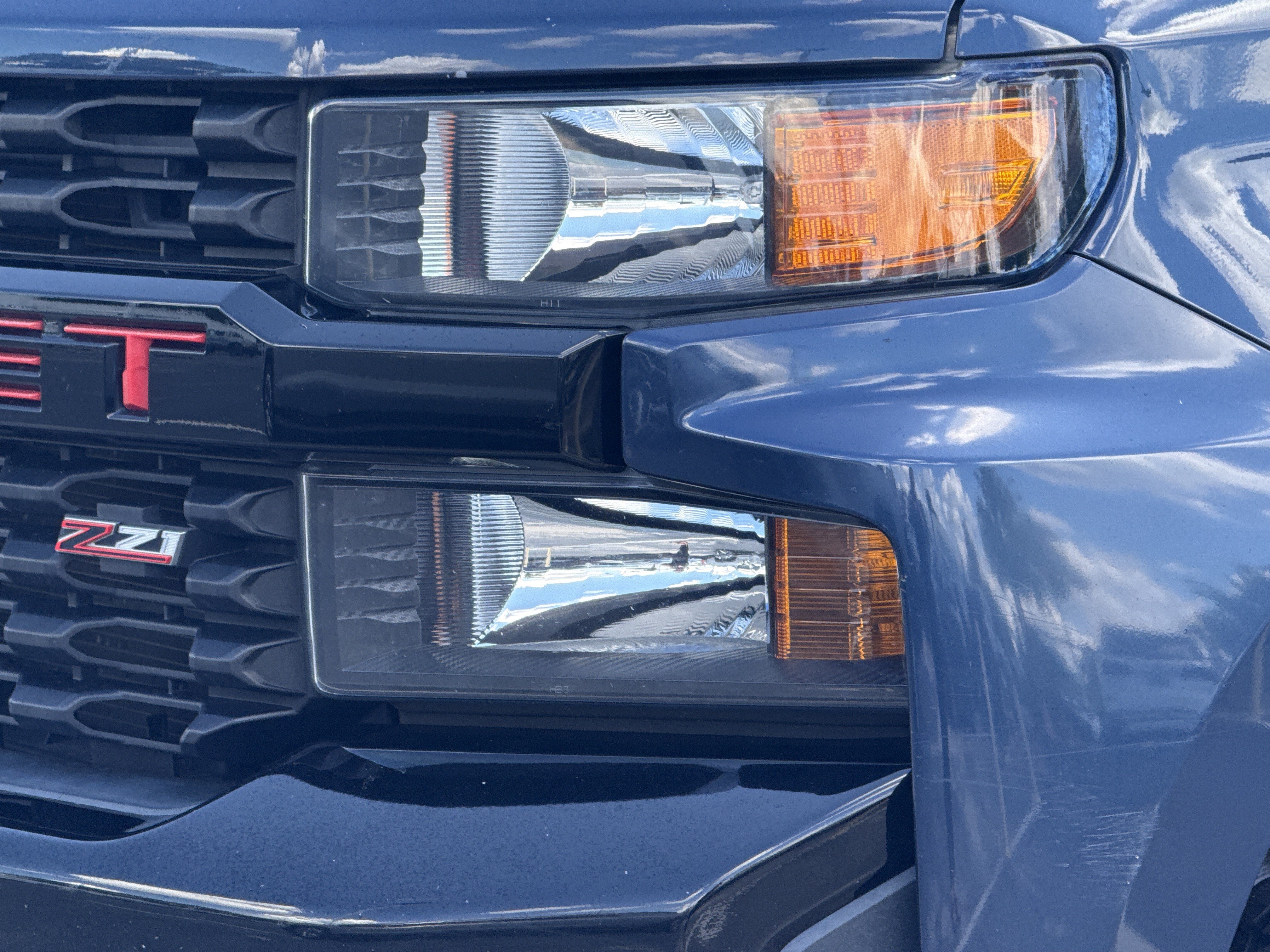 Used 2021 Chevrolet Silverado 1500 Custom Trail Boss w/ LPO, Dark Essentials Package AWD/4WD image 6