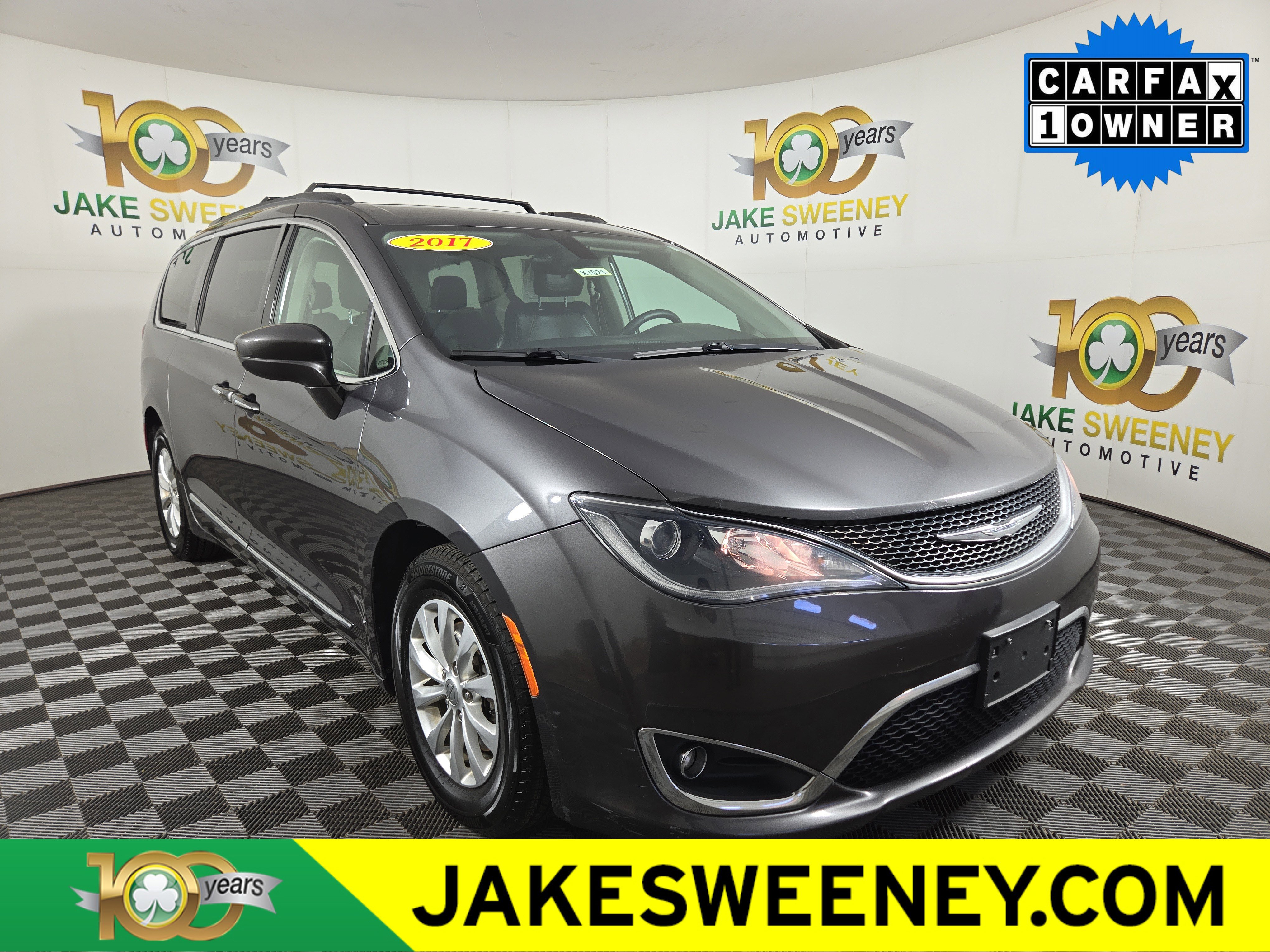 Used 2017 Chrysler Pacifica Touring-L video 1