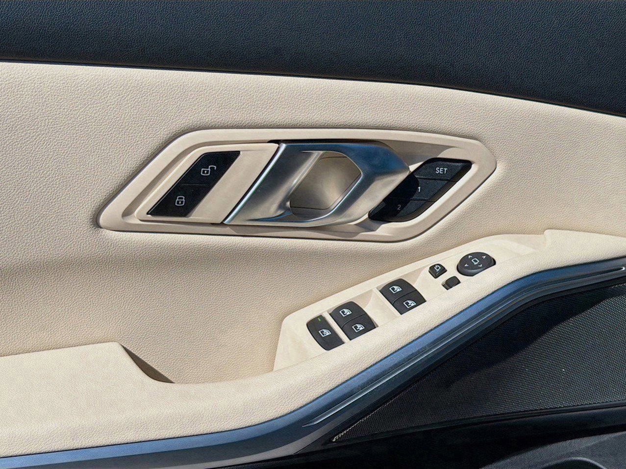 New 2025 BMW 330i Sedan w/ Convenience Package RWD image 23