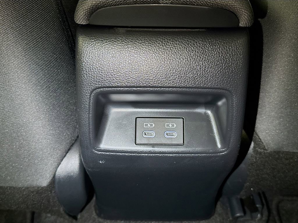 Used 2025 Toyota Corolla LE image 22