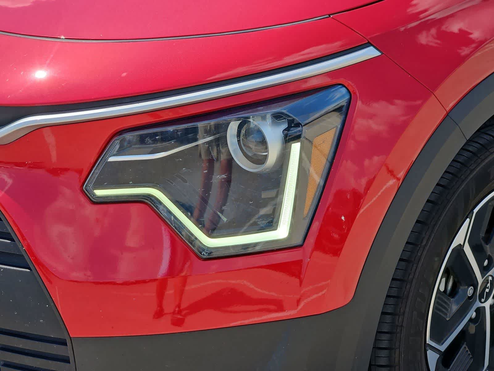 Certified 2023 Kia Niro EX FWD image 9