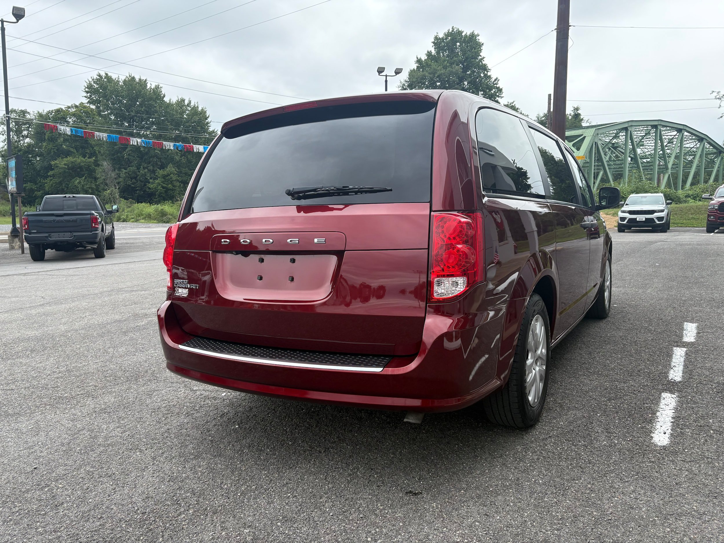 Used 2019 Dodge Grand Caravan SE FWD image 7