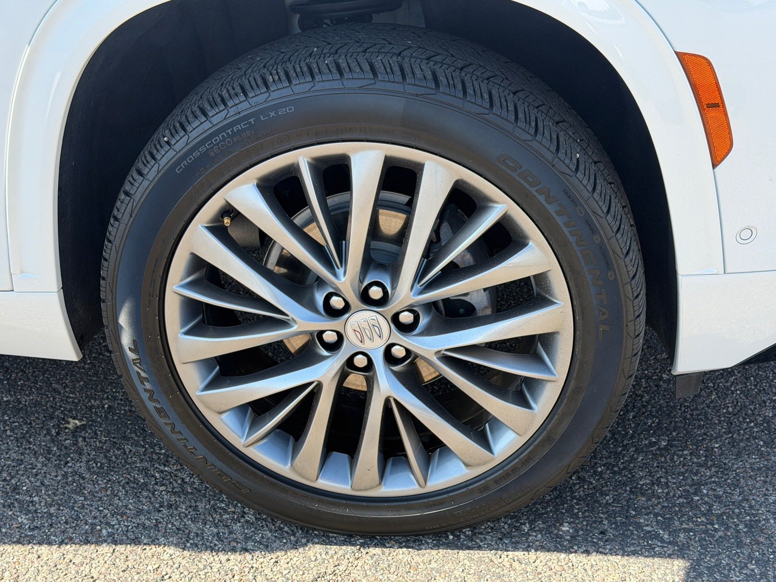 Used 2025 Buick Enclave Avenir w/ Super Cruise Package FWD image 9