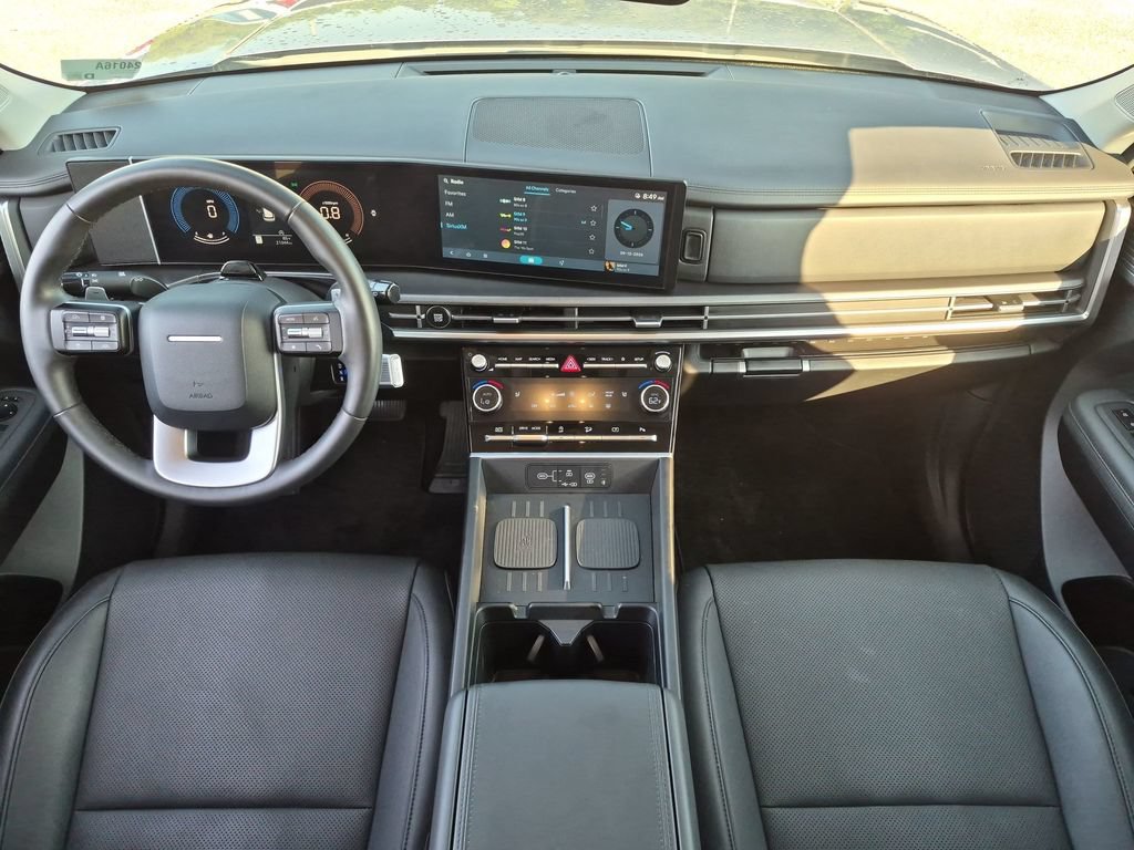 Used 2025 Hyundai Santa Fe SEL FWD image 31