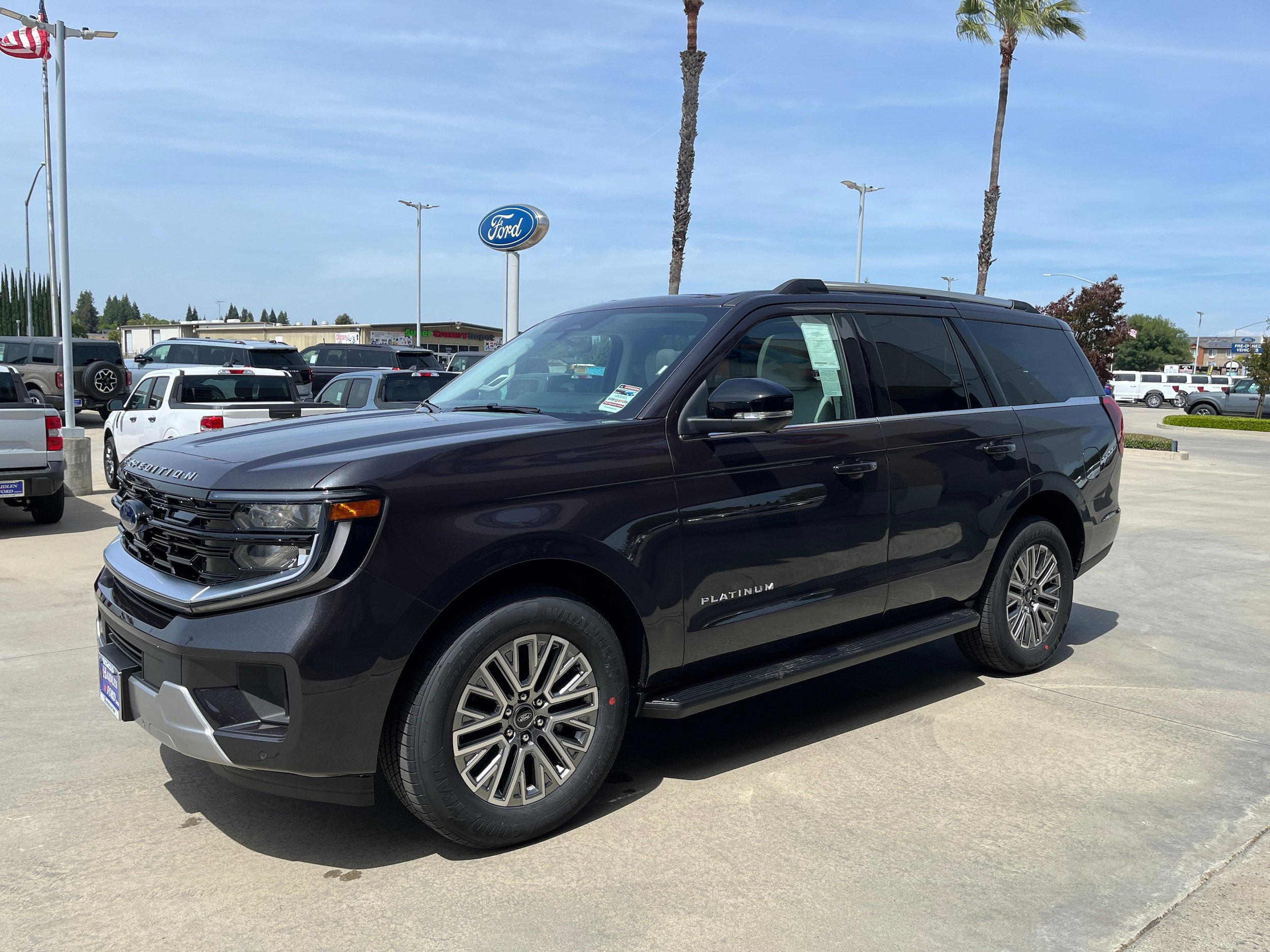 New 2026 Ford Expedition Platinum AWD/4WD image 1