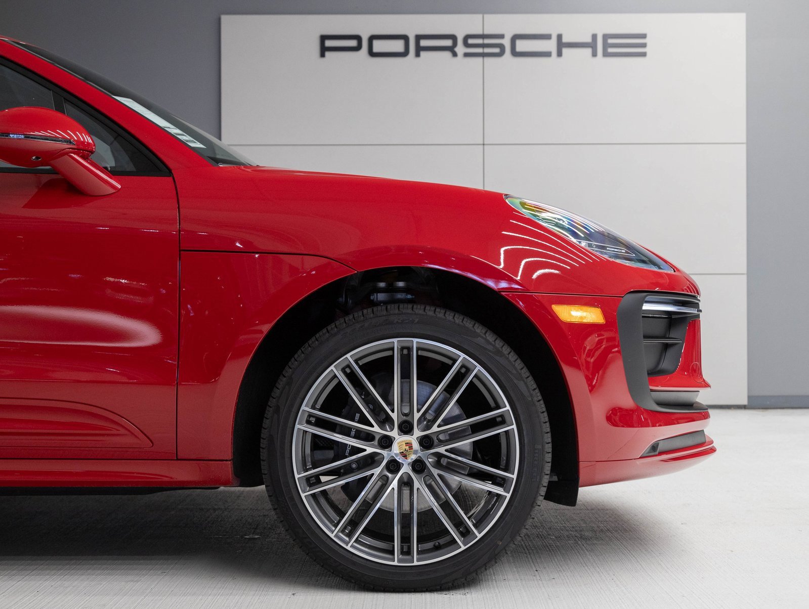 Certified 2025 Porsche Macan image 11