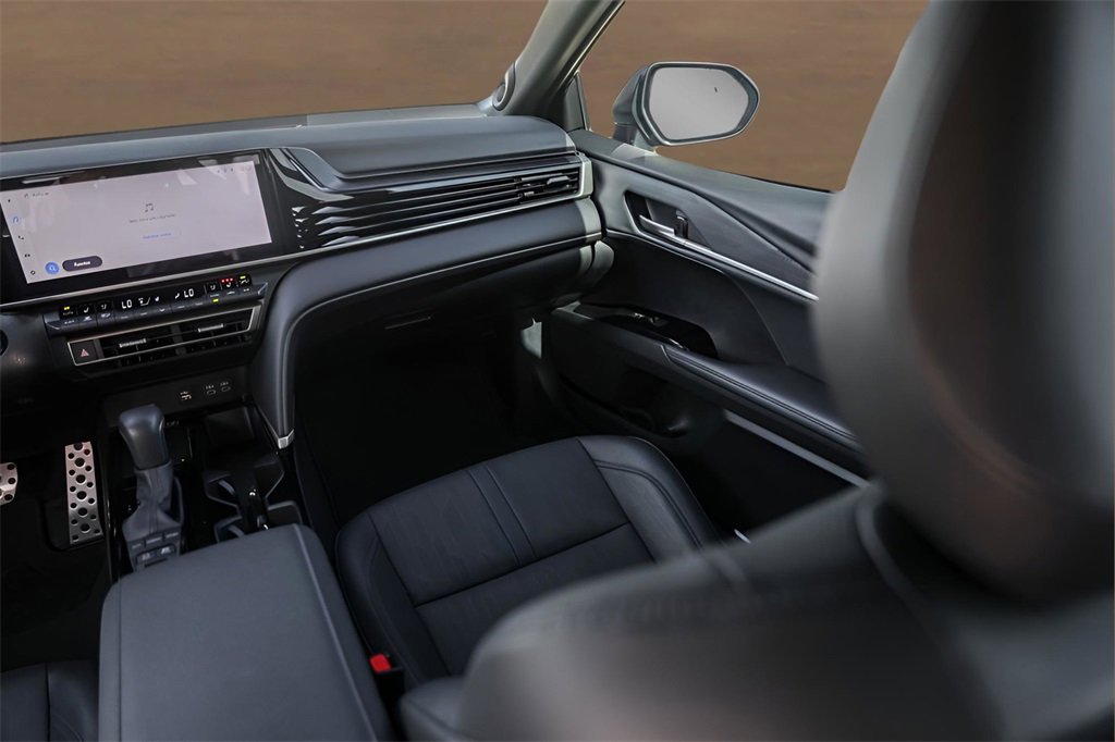 Used 2025 Toyota Camry XSE image 28