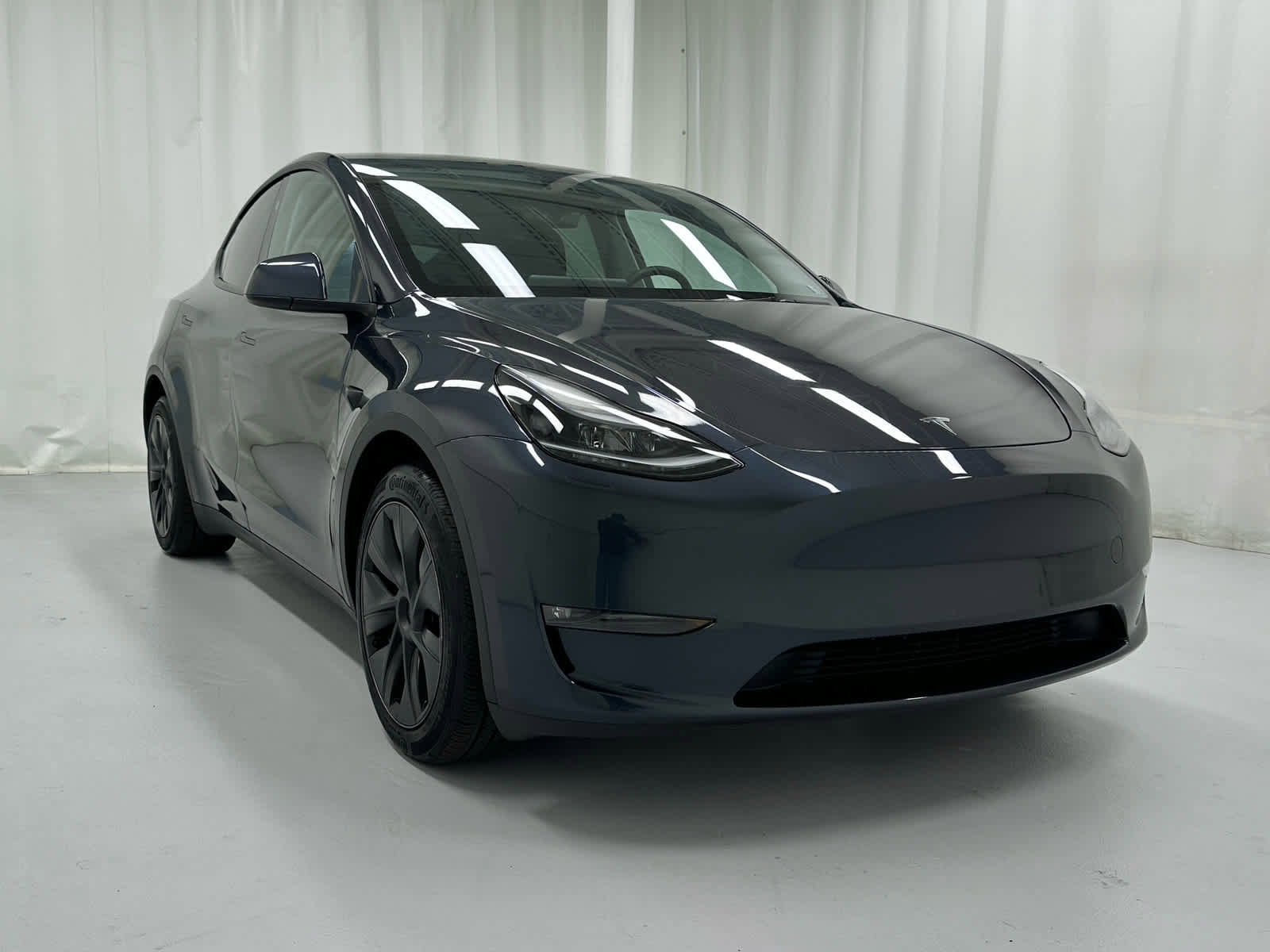 Used 2025 Tesla Model Y Long Range image 2