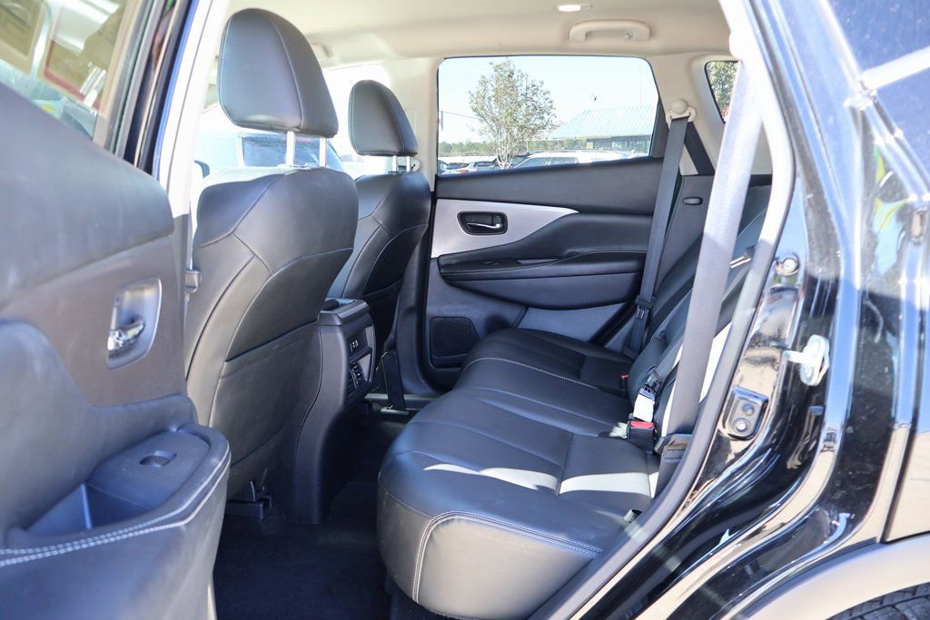 Used 2023 Nissan Murano SV image 9