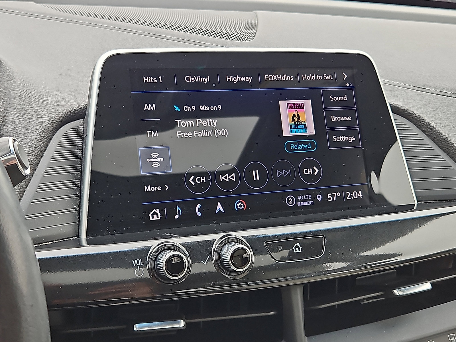 Certified 2022 Cadillac CT4 Luxury w/ Sun And Sound Package image 18