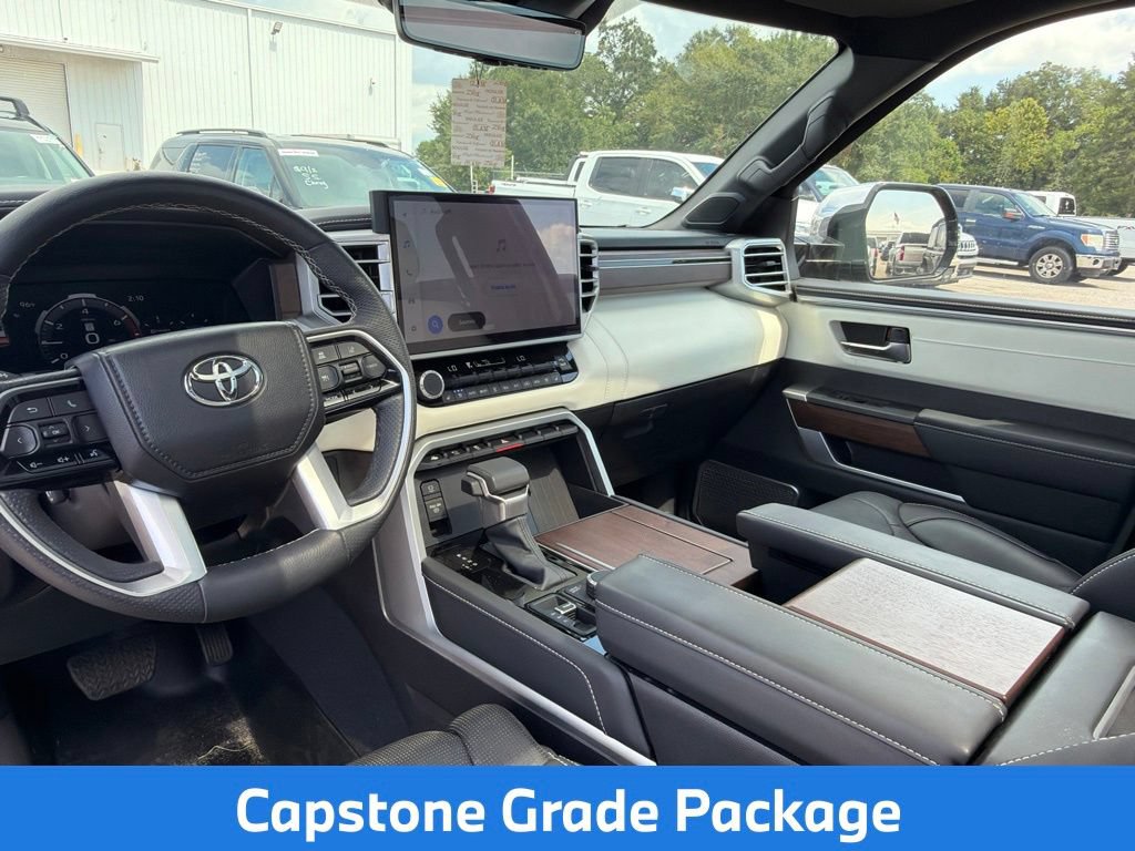 Used 2025 Toyota Sequoia Capstone AWD/4WD image 20