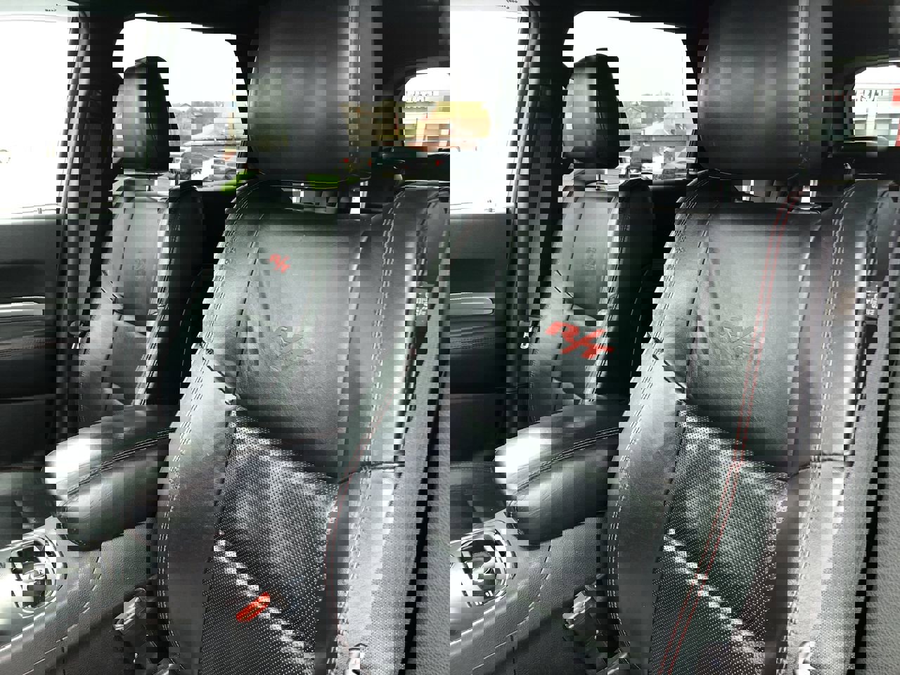 Used 2018 Dodge Durango R/T image 23