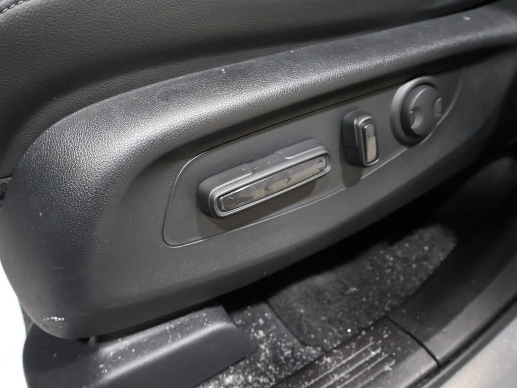 Used 2025 Honda CR-V EX-L image 10