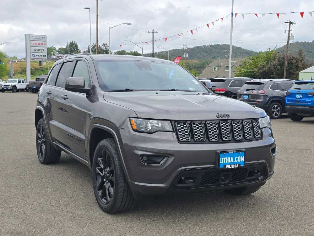 Used 2021 Jeep Grand Cherokee Altitude AWD/4WD image 7